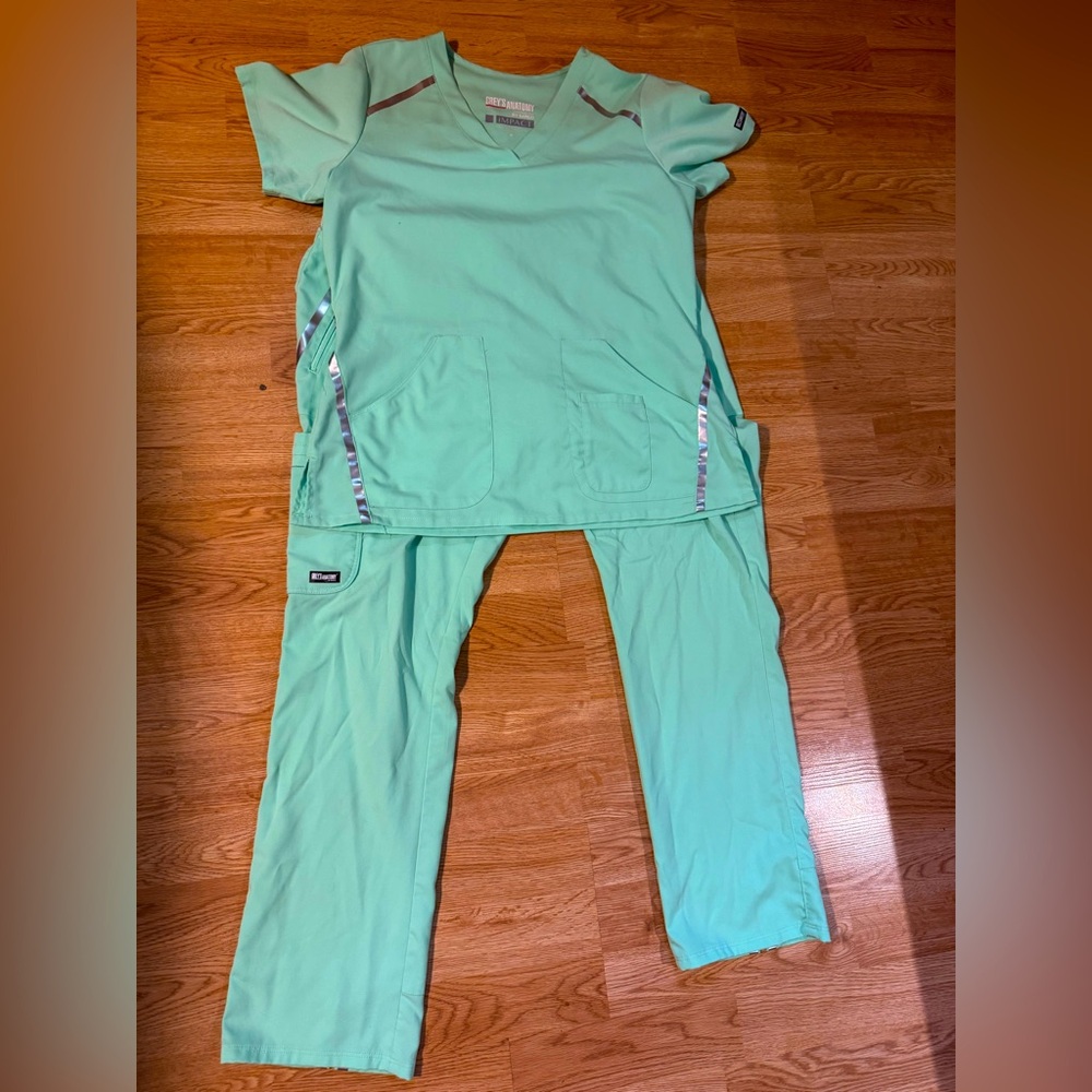 Grey’s anatomy mint green scrub set